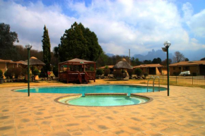 Отель Riverbend Chalets Self Catering and Timeshare Gold Crown Resort  Mkhomazi Wilderness Area